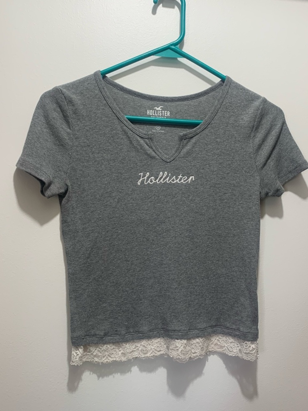 Hollister crop T shirt Gray Short Sleeve Tee with white Lace Hem